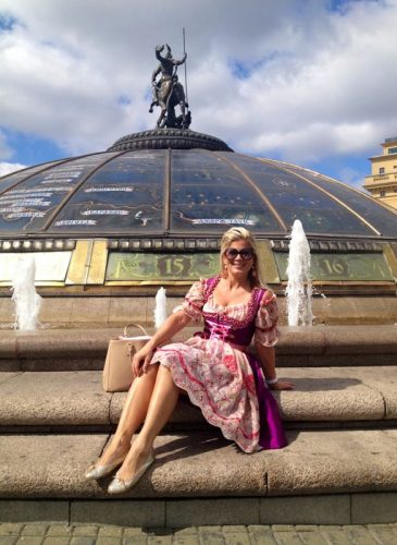 ga-zauber-dirndl-abroad-moskau-2