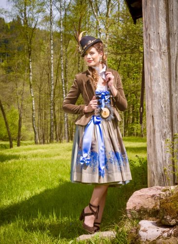 ko-zauber-dirndl-couture-asta-4